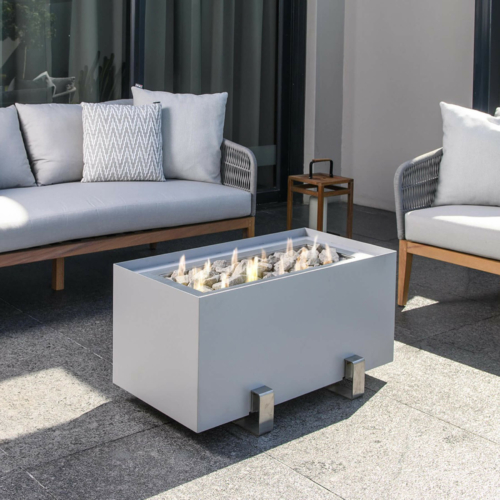 Signi-Fires-Rectangular-Gas-Fire-Pit-Lifestyle-1